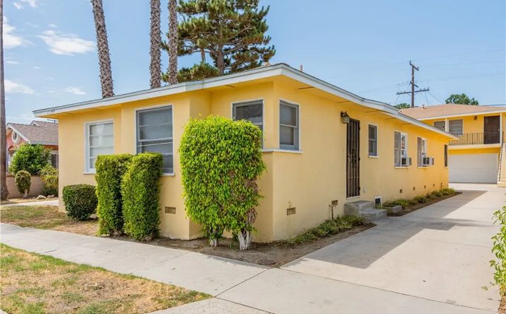image of property at 10249 CALIFORNIA AVE South Gate CA 90280-6578