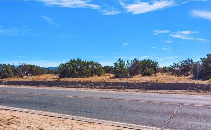 Pictures of Land property located at El Centro, Oak Hills, CA 92344 for sales - image #1