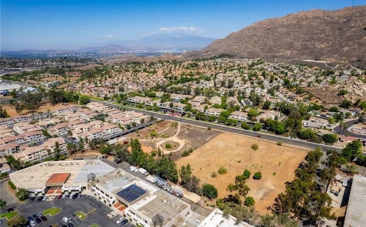 Pictures of Land property located at 21665 Box Springs, Moreno Valley, CA 92557 for sales - image #1