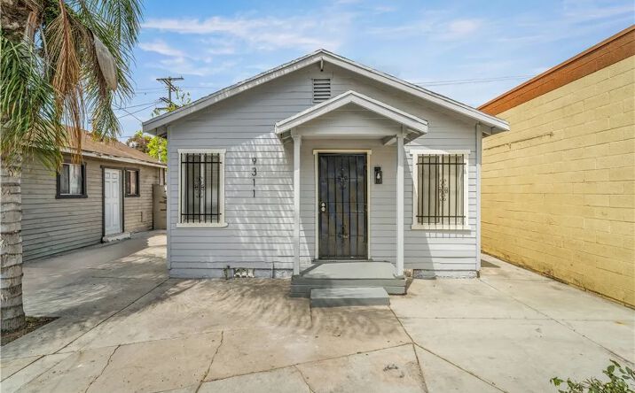 Pictures of Multifamily property located at 9311 S Broadway, Los Angeles, CA 90003 for sales - image #1