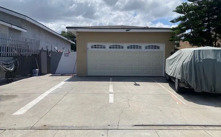 Pictures of Multifamily property located at 604 W 83rd, Los Angeles, CA 90044 for sales - image #1
