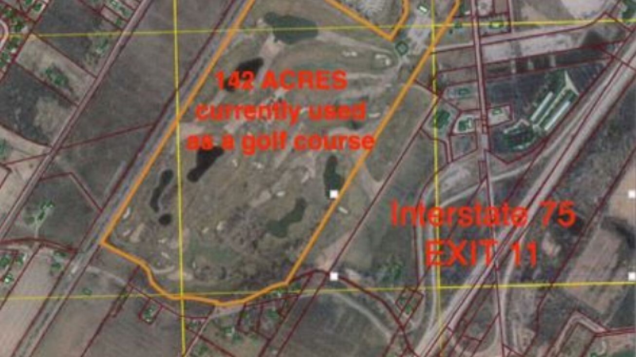 14727 Laplaisance Rd, Monroe, MI 48161