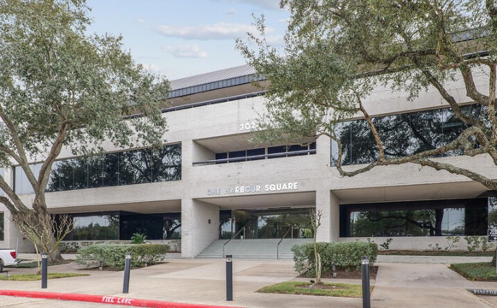 Pictures of Office property located at 3027 Marina Bay Dr, League City, TX 77573 for sales - image #1