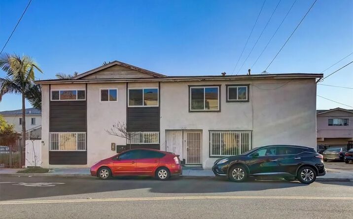 Pictures of Multifamily property located at 2122 E 10th Street, Long Beach, CA 90804 for sales - image #1