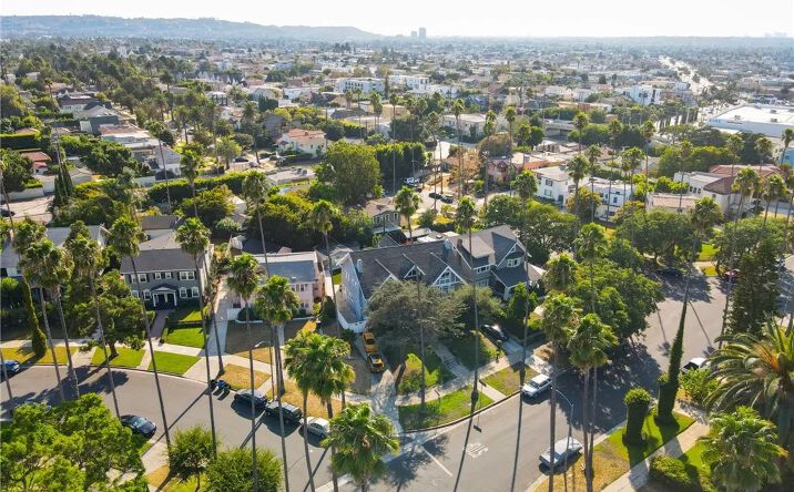 Pictures of Multifamily property located at 4440 Victoria Park, Los Angeles, CA 90019 for sales - image #1