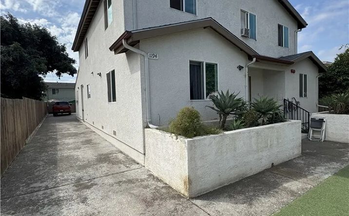 Pictures of Multifamily property located at 1192 E 48th St, Los Angeles, CA 90011 for sales - image #1