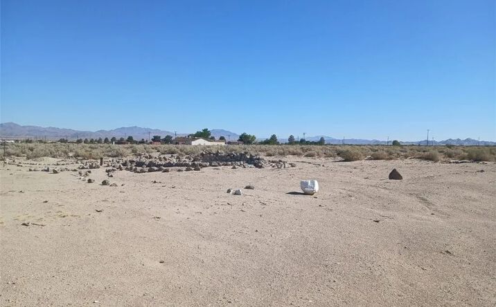 Pictures of Land property located at 1 E Clark, Lucerne Valley, CA 92356 for sales - image #1