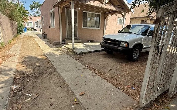 Pictures of Multifamily property located at 1141 East 50th Street, Los Angeles, CA 90011 for sales - image #1