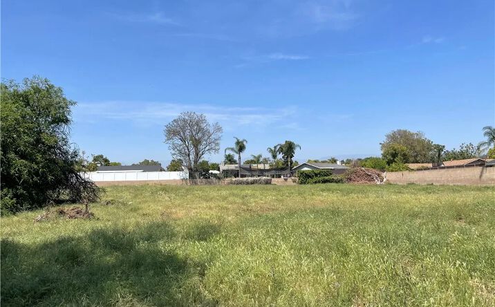 Pictures of Land property located at 711 Meridian, Colton, CA 92324 for sales - image #1