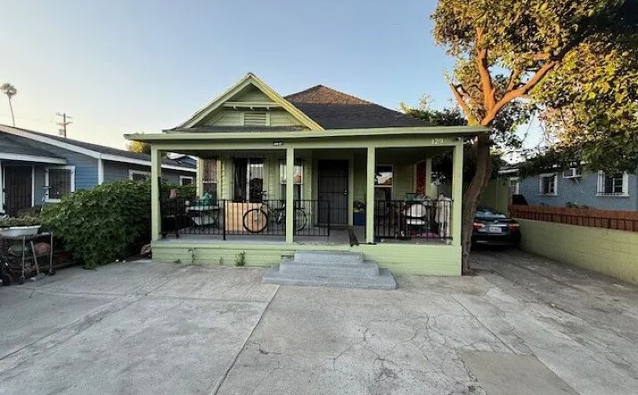 Pictures of Multifamily property located at 127 E 81st, Los Angeles, CA 90003 for sales - image #1