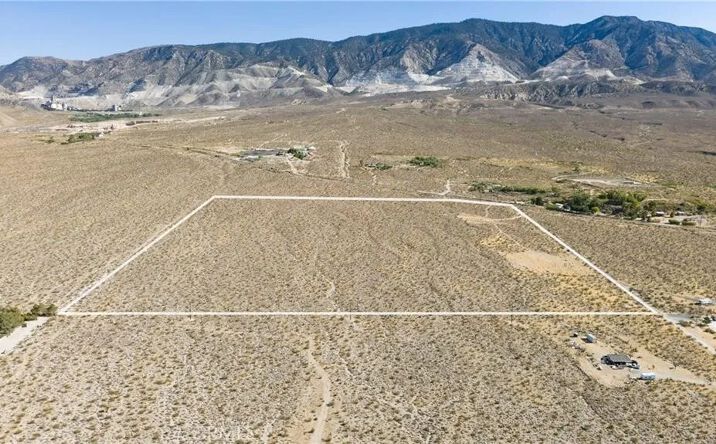 Pictures of Land property located at Fairlane, Lucerne Valley, CA 92356 for sales - image #1