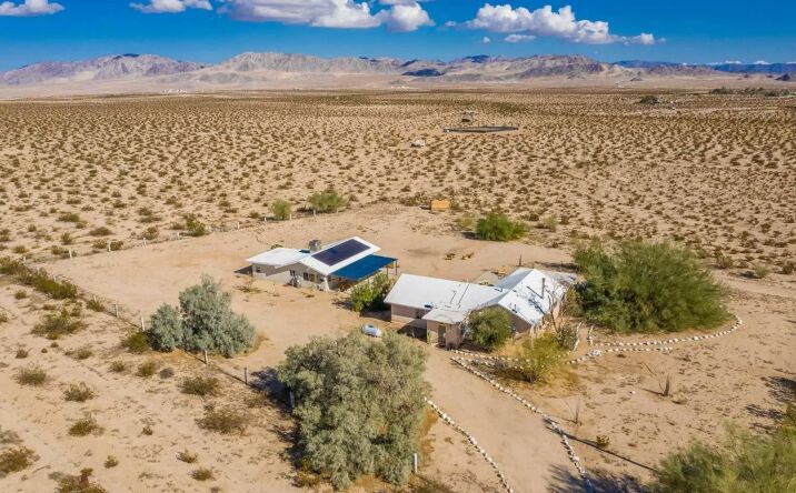 Pictures of Multifamily property located at 69886 Warren Ln, Twentynine Palms, CA 92277 for sales - image #1