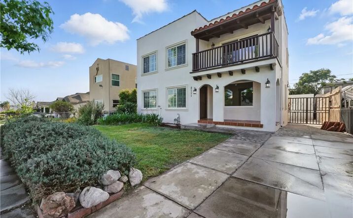 Pictures of Multifamily property located at 2111 S Bronson Ave, Los Angeles, CA 90018 for sales - image #1