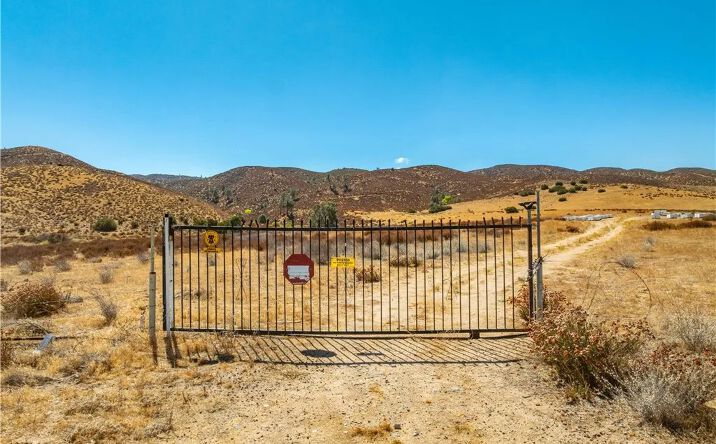 Pictures of Land property located at 245th St W/lancaster Rd, Lancaster, CA 93536 for sales - image #1