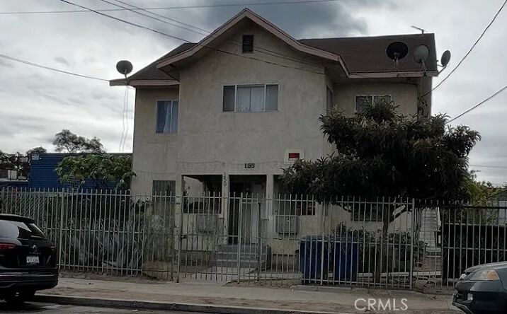Pictures of Multifamily property located at 150 W 33rd Street, Los Angeles, CA 90007 for sales - image #1
