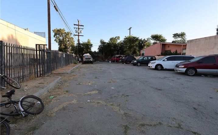 Pictures of Land property located at 810 W 133rd, Compton, CA 90222 for sales - image #1