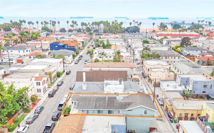 Pictures of Multifamily property located at 111 Ximeno, Long Beach, CA 90803 for sales - image #1