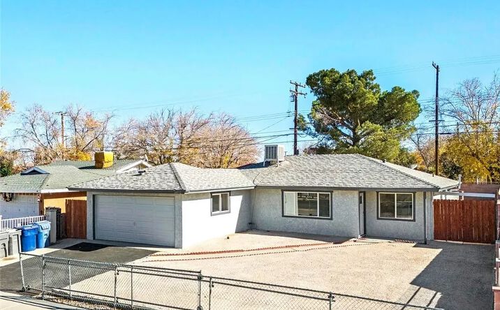 Pictures of Multifamily property located at 44532 Andale, Lancaster, CA 93535 for sales - image #1