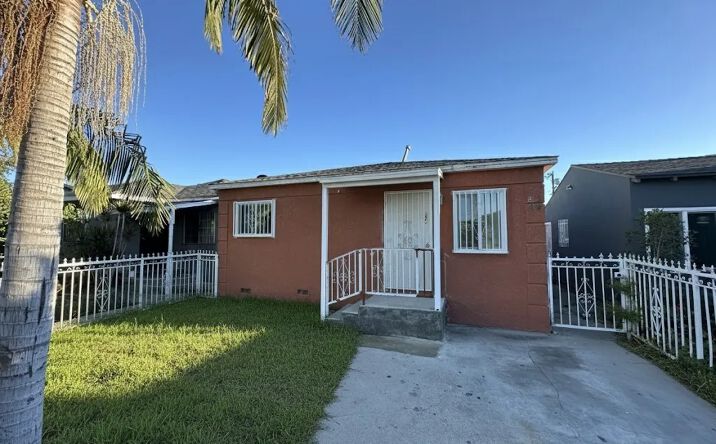 Pictures of Multifamily property located at 802 E 111th, Los Angeles, CA 90059 for sales - image #1