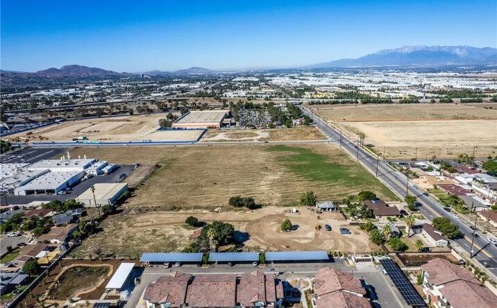 Pictures of Land property located at 831 W Lugonia, Redlands, CA 92374 for sales - image #1