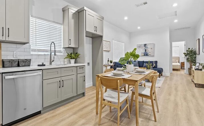 Pictures of Multifamily property located at 308 S Laurel Street, Santa Ana, CA 92704 for sales - image #1