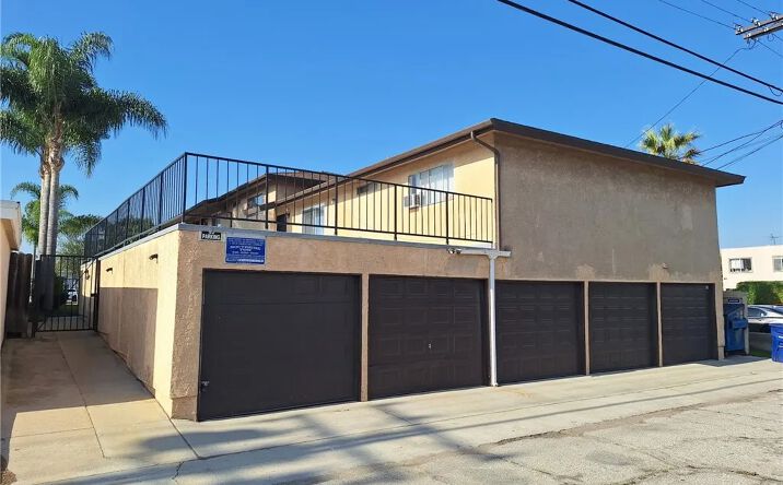 Pictures of Multifamily property located at 906 Sartori, Torrance, CA 90501 for sales - image #1