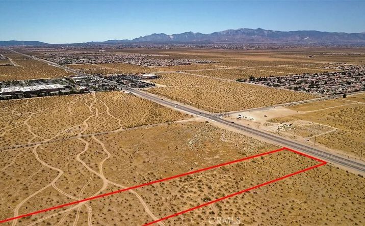 Pictures of Land property located at Hwy 395, Victorville, CA 92395 for sales - image #1