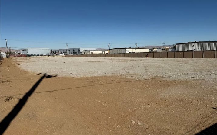 Pictures of Land property located at Catalpa, Hesperia, CA 92345 for sales - image #1