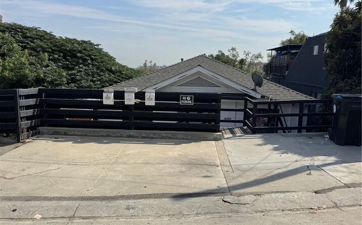 Pictures of Multifamily property located at 1566 Rollins, Los Angeles, CA 90063 for sales - image #1