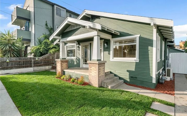 Pictures of Multifamily property located at 4027 E 11th, Long Beach, CA 90804 for sales - image #1