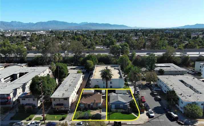 Pictures of Multifamily property located at 7406 Haskell, Van Nuys, CA 91406 for sales - image #1