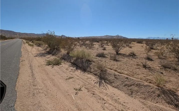 Pictures of Land property located at Milpas, Apple Valley, CA 92308 for sales - image #1