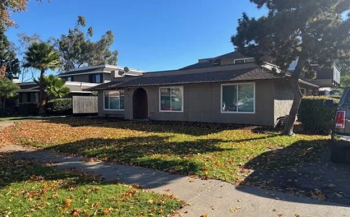 Pictures of Multifamily property located at 2318 Franzen, Santa Ana, CA 92705 for sales - image #1