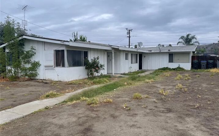 Pictures of Multifamily property located at 41540 Marine, Hemet, CA 92544 for sales - image #1