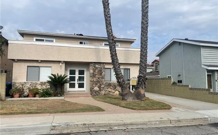Pictures of Multifamily property located at 2217 Voorhees Avenue, Redondo Beach, CA 90278 for sales - image #1