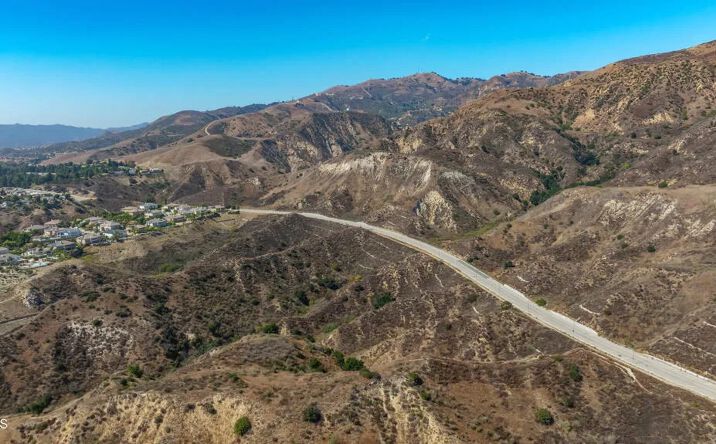 Pictures of Land property located at Sesnon, Los Angeles, CA 91344 for sales - image #1