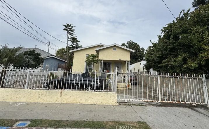 Pictures of Multifamily property located at 1637 E 115th, Los Angeles, CA 90059 for sales - image #1