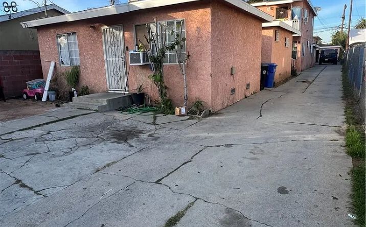 Pictures of Multifamily property located at 151 E 121st, Los Angeles, CA 90061 for sales - image #1