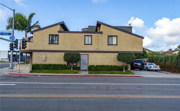 Pictures of Multifamily property located at 7611 Warner Avenue, Huntington Beach, CA 92647 for sales - image #1