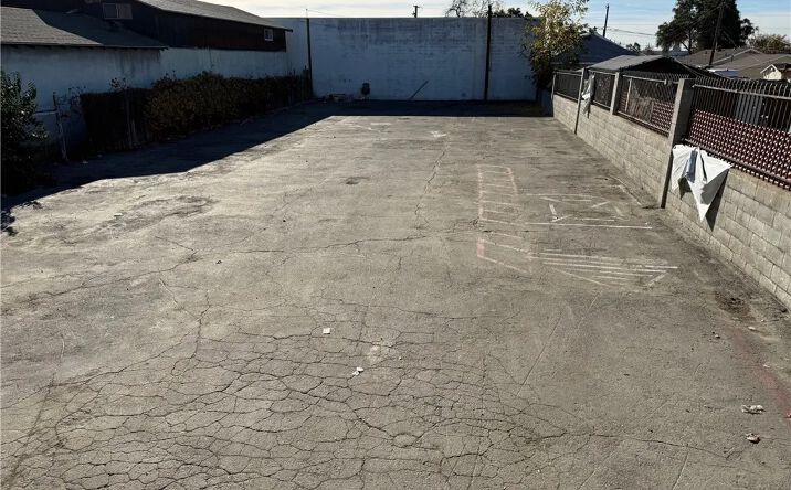 Pictures of Land property located at 1284 E 3rd, Pomona, CA 91766 for sales - image #1