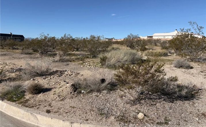 Pictures of Land property located at Viho, Apple Valley, CA 92307 for sales - image #1