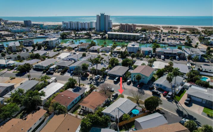 Pictures of Multifamily property located at 11155 2nd St E, Treasure Island, FL 33706 for sales - image #1