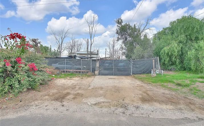Pictures of Land property located at 29570 13 Th, Nuevo, CA 92567 for sales - image #1