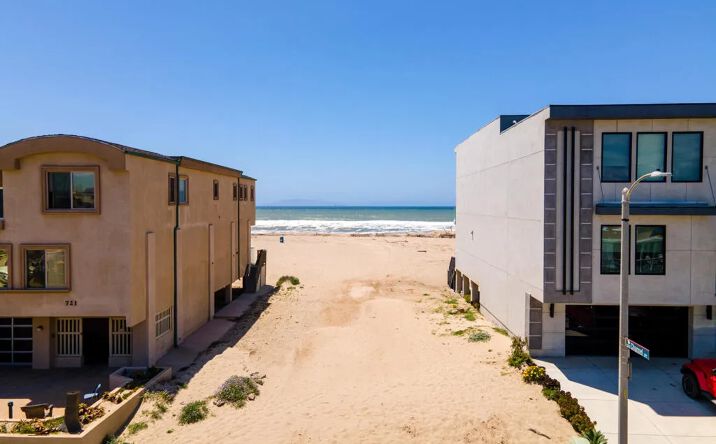 Pictures of Land property located at 711 Mandalay Beach, Oxnard, CA 93035 for sales - image #1