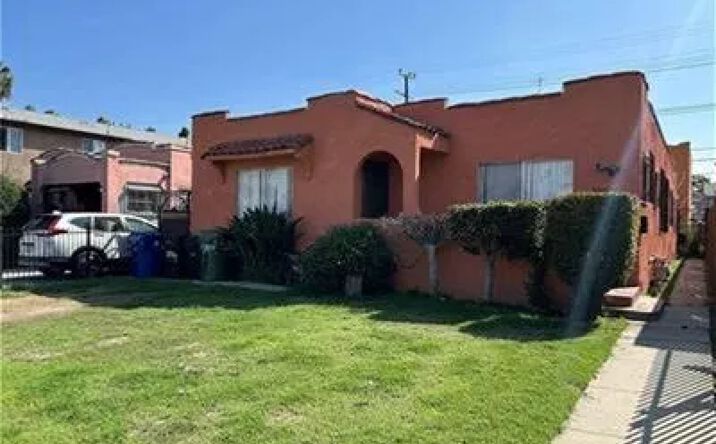Pictures of Multifamily property located at 5302 S Manhattan, Los Angeles, CA 90062 for sales - image #1