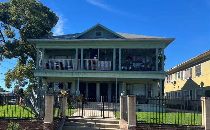 Pictures of Multifamily property located at 2955 Van Buren Place, Los Angeles, CA 90007 for sales - image #1