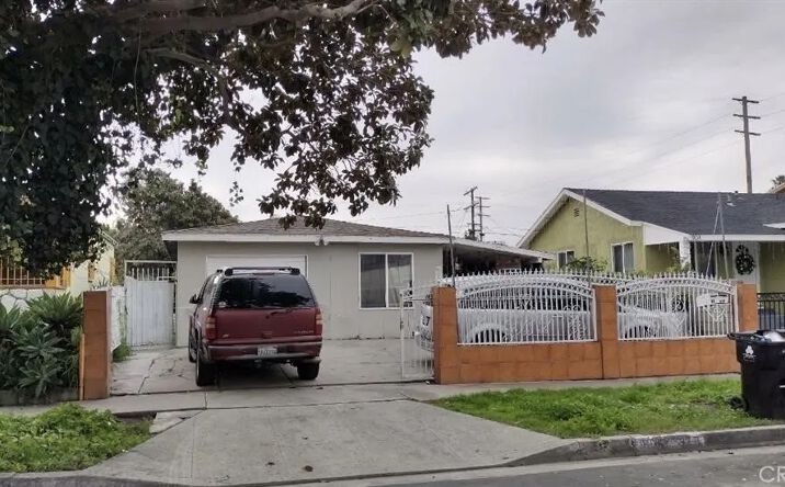 Pictures of Multifamily property located at 910 E 76th, Los Angeles, CA 90001 for sales - image #1