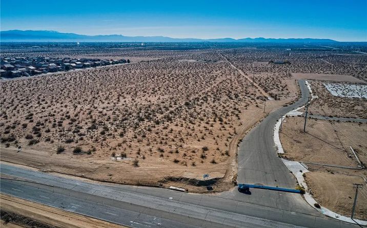 Pictures of Land property located at Mojave, Victorville, CA 92394 for sales - image #1