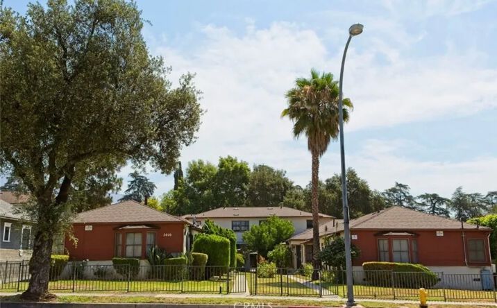Pictures of Multifamily property located at 2010 N Los Robles Avenue, Pasadena, CA 91104 for sales - image #1