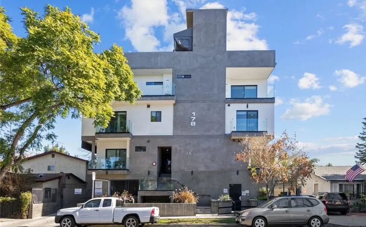 Pictures of Multifamily property located at 178 Alexandria Avenue, Los Angeles, CA 90004 for sales - image #1